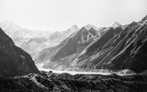 «<small class="fine d-inline"> </small>Tsunami en Himalaya<small class="fine d-inline"> </small>!<small class="fine d-inline"> </small>», à Paris
