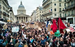 «<small class="fine d-inline"> </small>Ils furent foule soudain<small class="fine d-inline"> </small>», à Paris