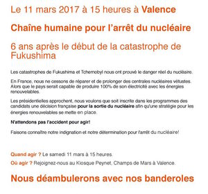 Chaîne humaine pour l'arrêt du nucléaire, à Valence (Drôme)