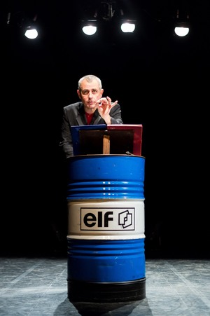 «<small class="fine d-inline"> </small>L'A-Démocratie<small class="fine d-inline"> </small>» de et par Nicolas Lambert, à Paris