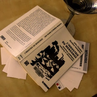 Les grosses et petites ficelles de «<small class="fine d-inline"> </small>L'industrie du mensonge<small class="fine d-inline"> </small>»