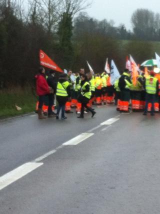 A Nonant le Pin, ouvriers amenés par l'entreprise contre opposants à la décharge