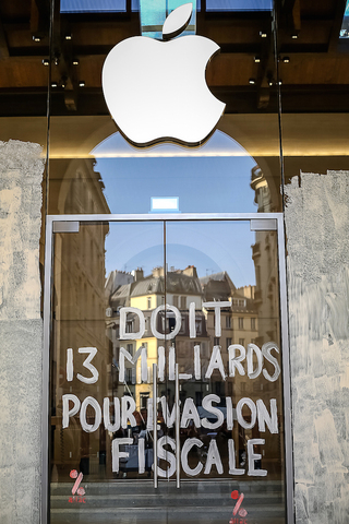 Apple, champion de l'évasion fiscale, est dénoncé par Attac