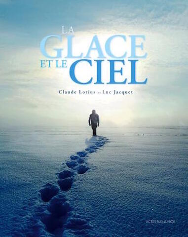 Un chercheur dans les glaces de l'Antarctique