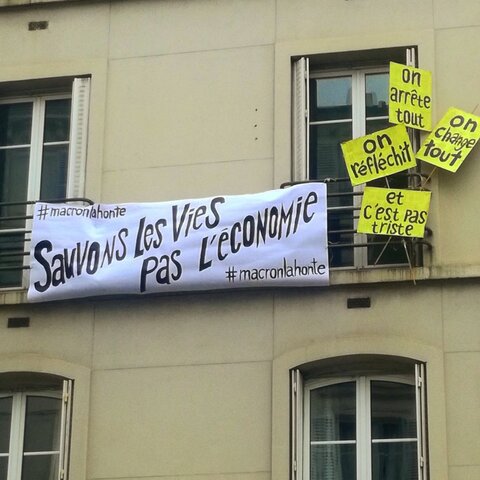 Des militants appellent à manifester aux fenêtres contre le gouvernement