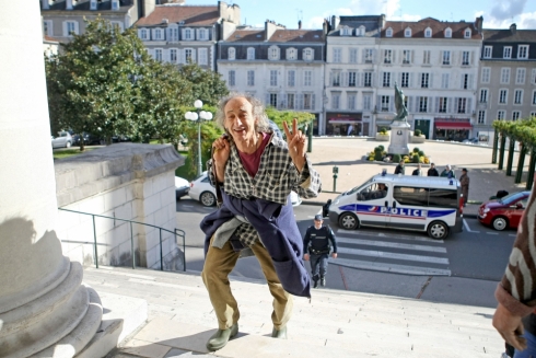 «<small class="fine d-inline"> </small>Le système a plein de morts sur la croissance… la conscience, pardon<small class="fine d-inline"> </small>»