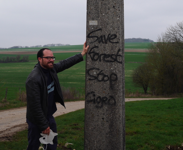 «<small class="fine d-inline"> </small>Je refuse d'être interdit de territoire<small class="fine d-inline"> </small>»