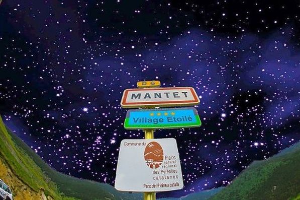 Le village qui éteint ses réverbères pour rallumer les étoiles