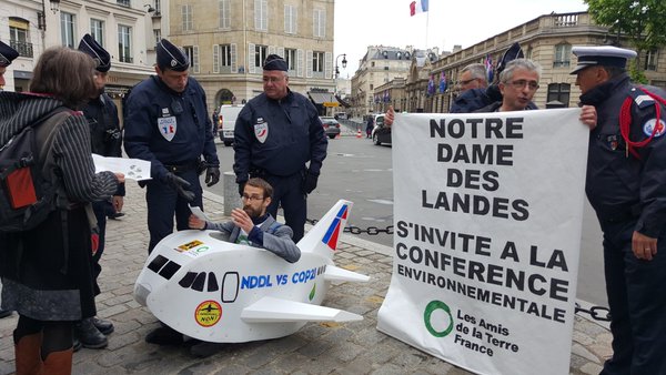 La Conférence environnementale est une supercherie - <span class="caps">SUIVEZ</span>-<span class="caps">LA</span> <span class="caps">EN</span> <span class="caps">DIRECT</span> <span class="caps">EN</span> <span class="caps">VIDEO</span>