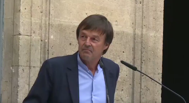 Hulot passe la main à de Rugy : «<small class="fine d-inline"> </small>J'ai le coeur triste, mais l'esprit libre<small class="fine d-inline"> </small>»