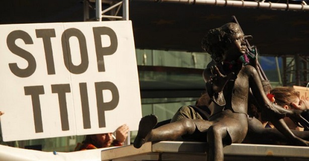 Débat : Traité transatlantique <span class="caps">TTIP</span>-<span class="caps">TAFTA</span>, une promesse d'enfer<small class="fine d-inline"> </small>?