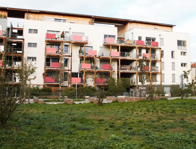 «<small class="fine d-inline"> </small>C'est génial de vivre là<small class="fine d-inline"> </small>!<small class="fine d-inline"> </small>» Le Village vertical, précurseur des coopératives d'habitants