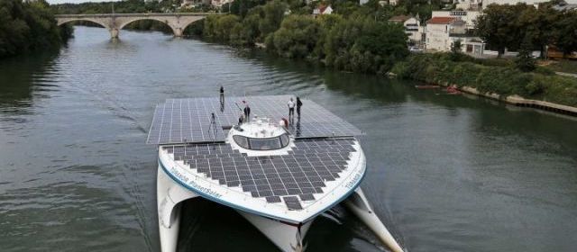 Le plus grand bateau solaire du monde a fait escale à Paris