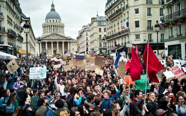 «<small class="fine d-inline"> </small>Ils furent foule soudain<small class="fine d-inline"> </small>», à Paris