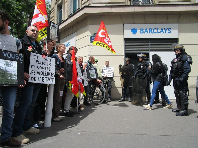 La tenace volonté de proposer la paix entre policiers et manifestants