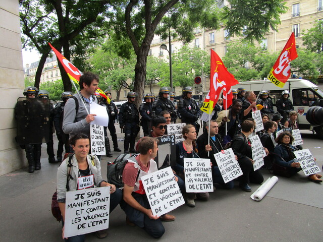 Pour «<small class="fine d-inline"> </small>un dialogue ferme, mais apaisé<small class="fine d-inline"> </small>» entre la police et la société civile