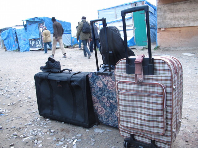 A Calais, le démantèlement de «<small class="fine d-inline"> </small>la jungle<small class="fine d-inline"> </small>» commence dans l'incertitude