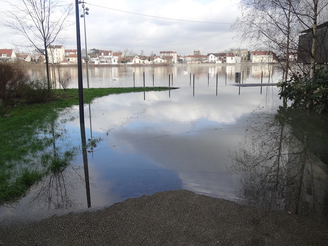 J'ai les pieds de ma ville dans la crue - et tout peut changer