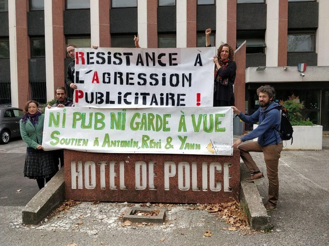 Trois activistes antipub en garde à vue, un autre en procès, à Lyon