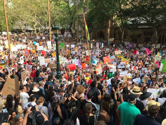 Contre l'inaction climatique, des marches réunissent des milliers de personnes dans neuf villes
