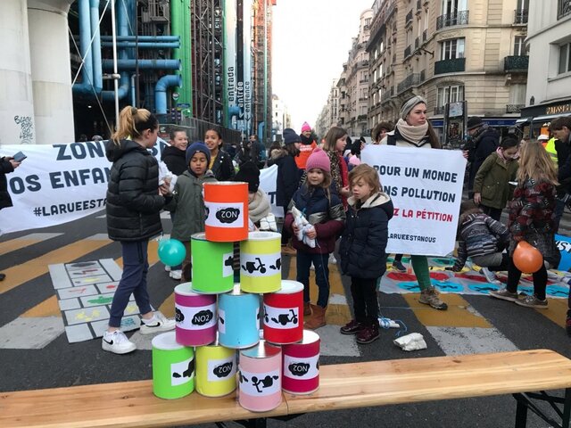 À Paris, des enfants contre les voitures