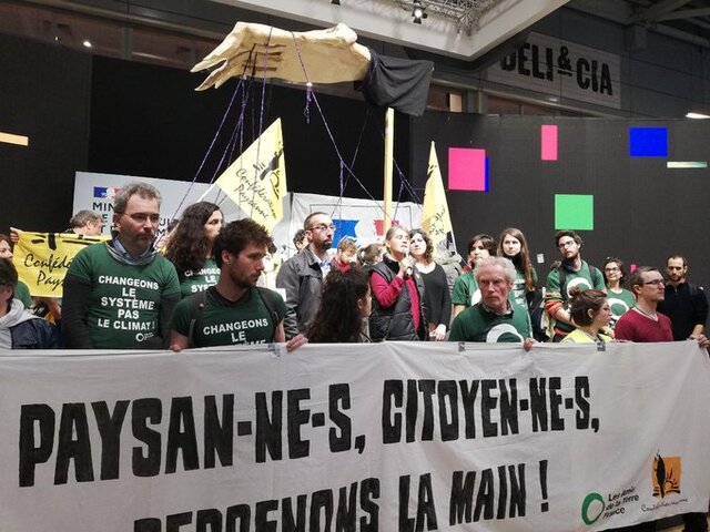 Salon de l'agriculture : des activistes ont envahi le stand du ministère 
