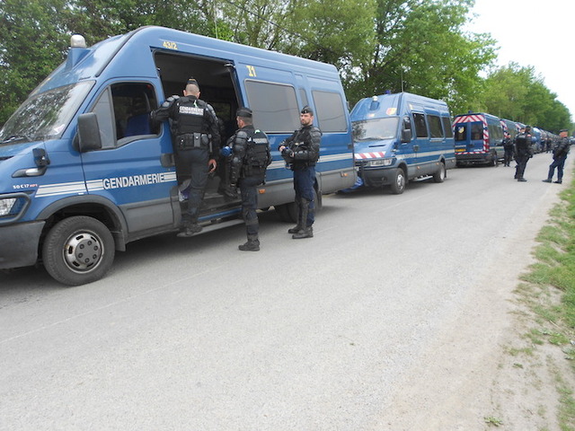 Notre-Dame-des-Landes : plus de 300 gendarmes expulsent des cabanes de la Zad