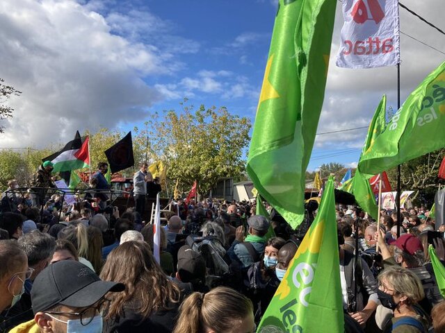 Dans les Deux-Sèvres, 3.000 personnes ont défilé contre les bassines