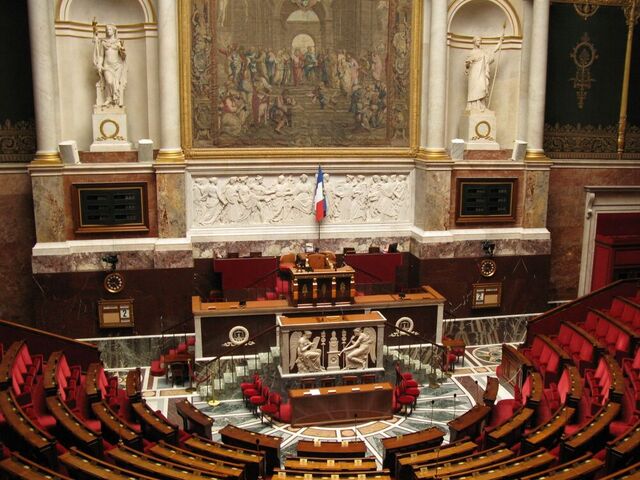Les parlementaires veulent «<small class="fine d-inline"> </small>relancer l'économie par tous les moyens<small class="fine d-inline"> </small>», la population, non