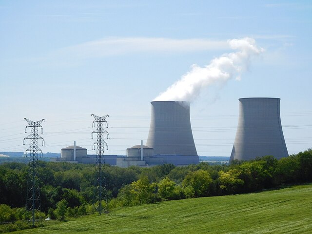 Pour faire face aux prochains hivers, <span class="caps">RTE</span> déconseille de fermer des réacteurs nucléaires avant 2026