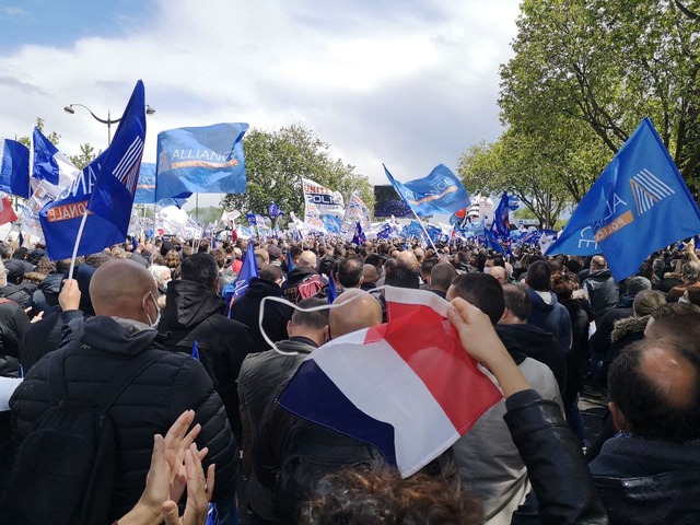 Le soutien de Yannick Jadot à la manifestation policière embarrasse les écolos