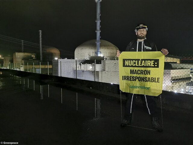 Nucléaire : sept militants de Greenpeace arrêtés à Flamanville