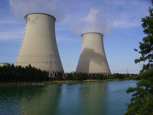 Canicule : des dérogations pour autoriser les centrales nucléaires à fonctionner<small class="fine d-inline"> </small>?