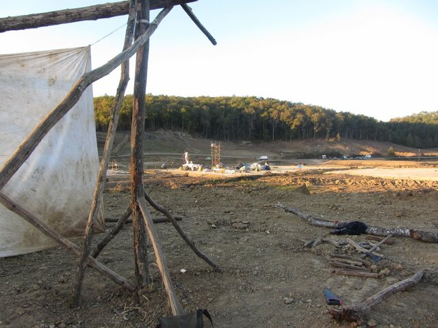 La Zad du Testet apprivoise les journalistes et essaye la cacatapulte 