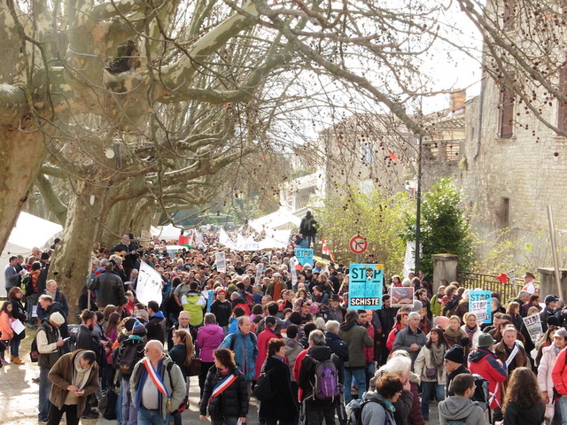 À Barjac, 15.000 manifestants contre le gaz de schiste