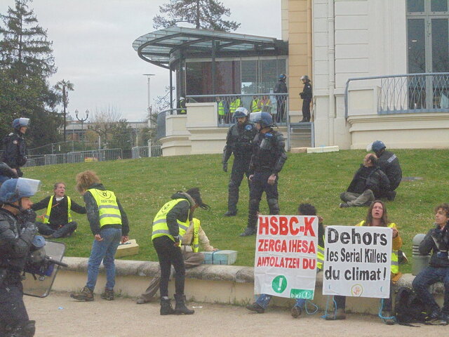 Le sommet du pétrole offshore à Pau totalement perturbé par les activistes du climat