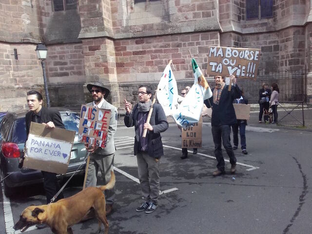 A Rodez et à Millau, Nuit debout prend petite racine