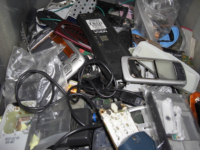 Reporterre sur Nova : le casse-tête du téléphone intelligent, mais vraiment pas écolo
