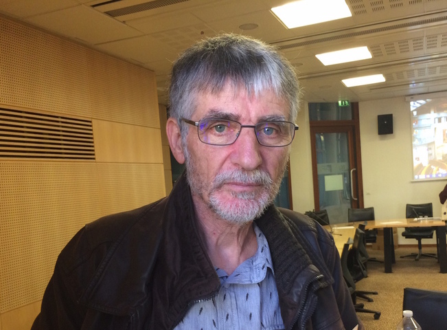 Comment les politiques publiques favorisent-elles l'usage des néonicotinoïdes<small class="fine d-inline"> </small>?