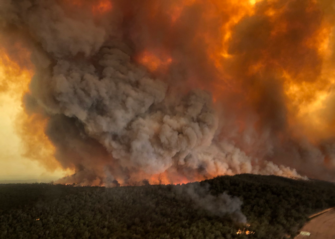 «<small class="fine d-inline"> </small>Les feux en Australie sont un message pour le monde : si votre hypocrisie continue, vous allez tous brûler<small class="fine d-inline"> </small>»