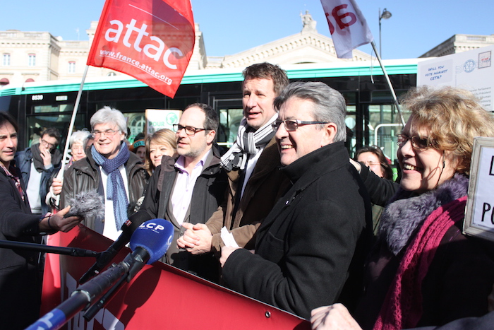 A gauche, des eurodéputés unis contre le traité <span class="caps">CETA</span> de libre-échange