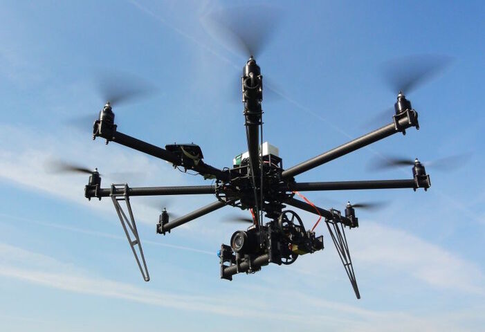 À Nice, des drones rappellent les citoyens à l'ordre du coronavirus