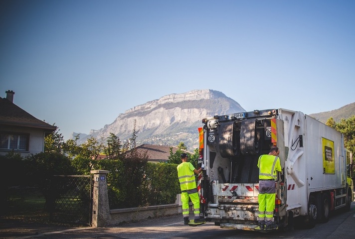 Centres de tri fermés, recyclage en berne : que deviennent les déchets pendant le confinement<small class="fine d-inline"> </small>?