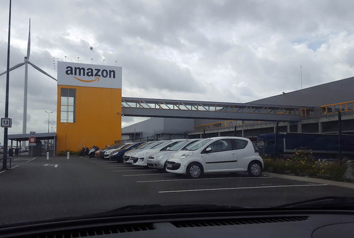 Des employés d'Amazon dénoncent le bilan environnemental de leur entreprise au risque de se faire licencier