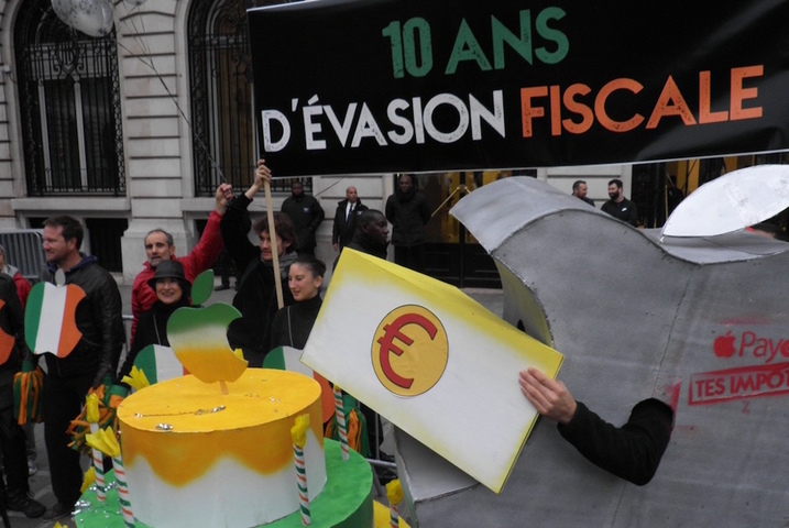 Apple, champion de l'évasion fiscale, en procès contre Attac