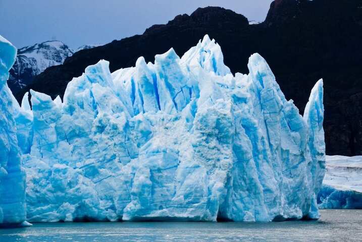 Les énergies fossiles à l'origine du noircissement de la glace de l'Arctique