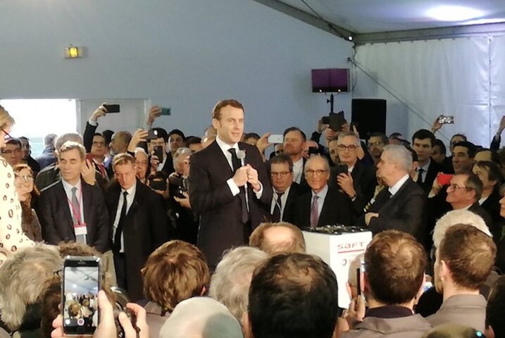 Macron lance l'«<small class="fine d-inline"> </small>Airbus de la batterie<small class="fine d-inline"> </small>» électrique, en partenariat avec Total