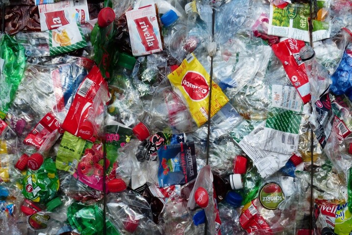 Le commerce illicite de déchets plastiques est en forte augmentation, alerte Interpol