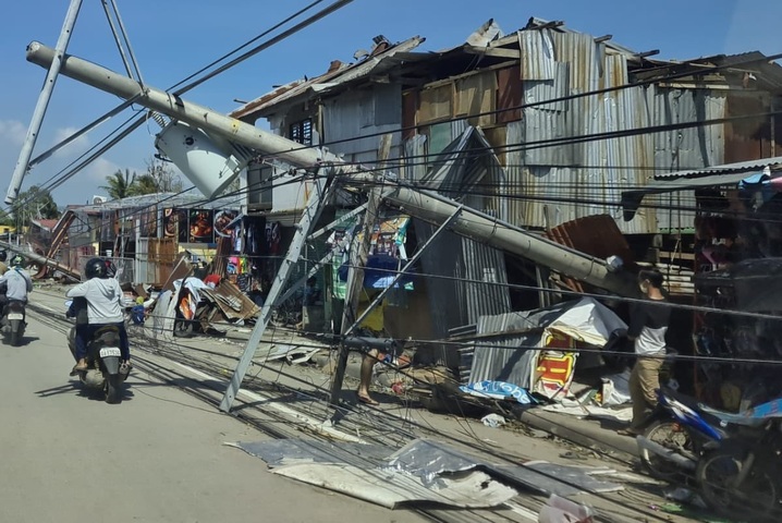 Typhon aux Philippines : le bilan grimpe à 375 morts 