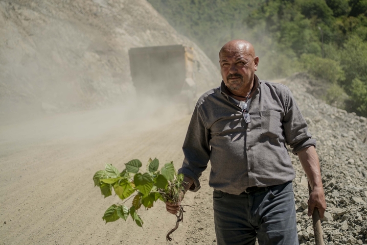 «<small class="fine d-inline"> </small>Ces arbres, c'est notre honneur<small class="fine d-inline"> </small>» : en Turquie, une vallée lutte contre les bulldozers